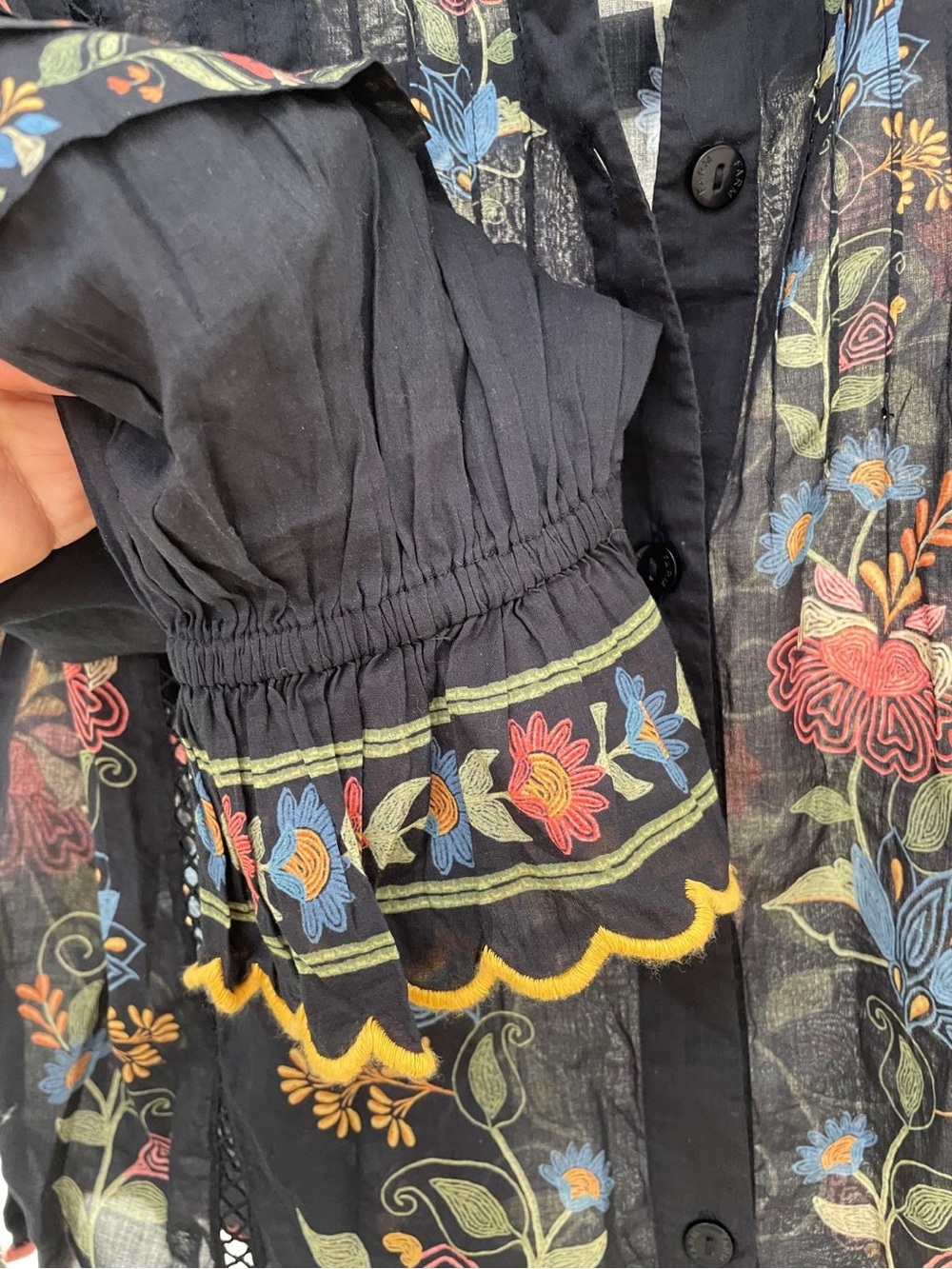 Farm Rio 🍁Embroidered Black Floral Button-Down Blouse - Women's - Picture 7 of 8